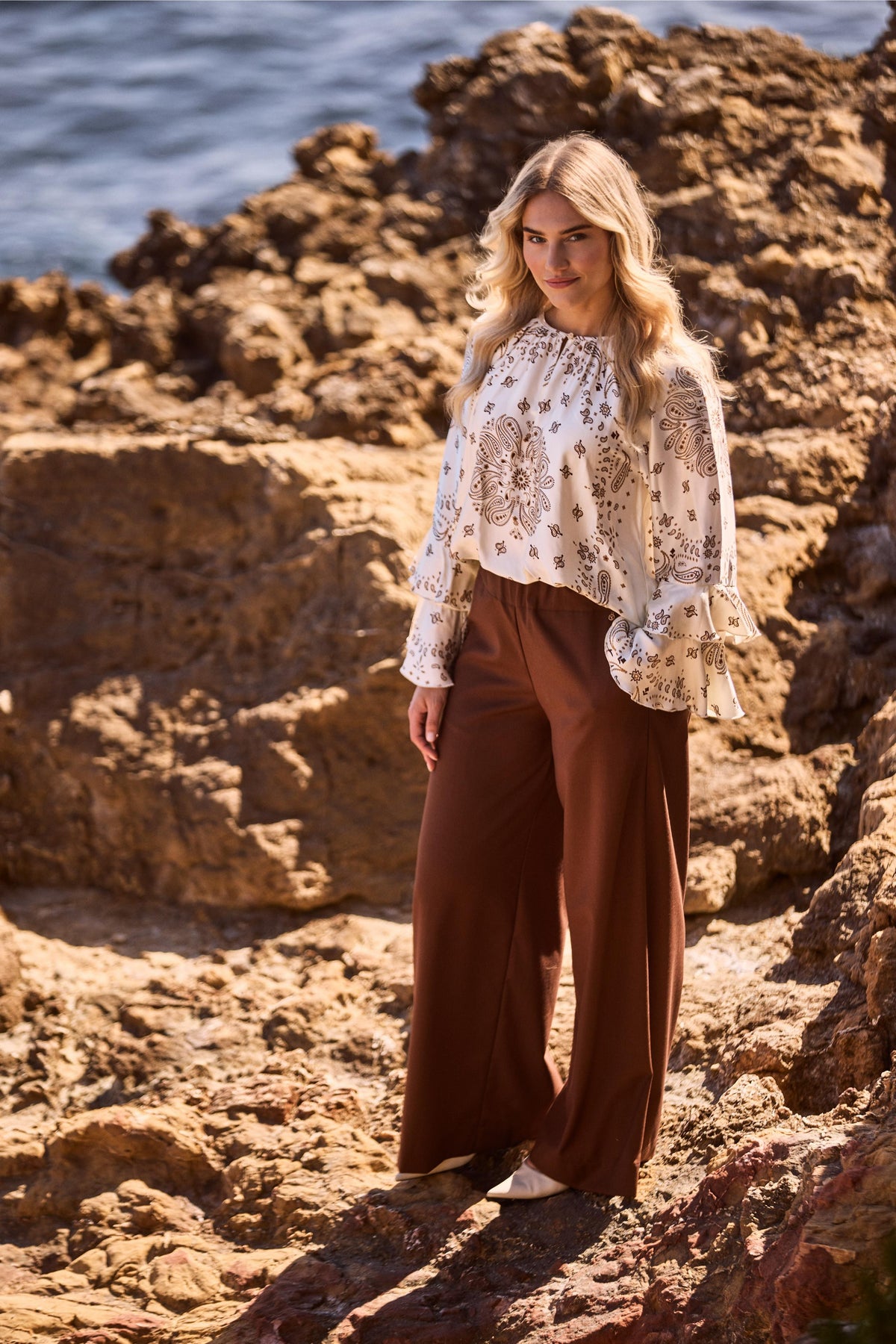 Asra Blouse Paisley | Offwhite/Toffee