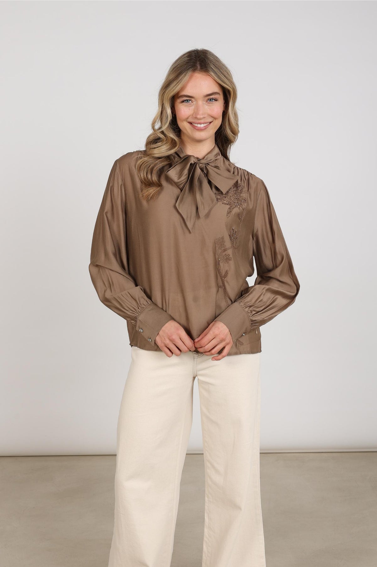 Angie Bluse mit Bindeband | Taupe