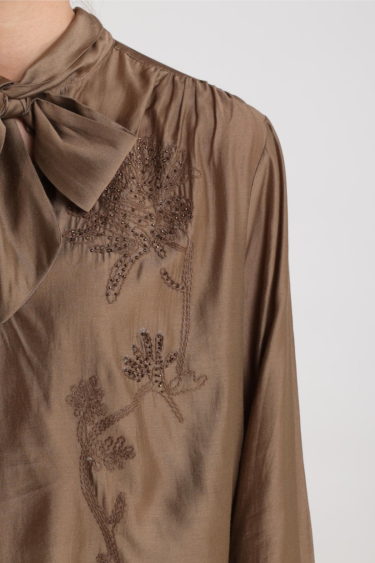 Angie Bluse mit Bindeband | Taupe