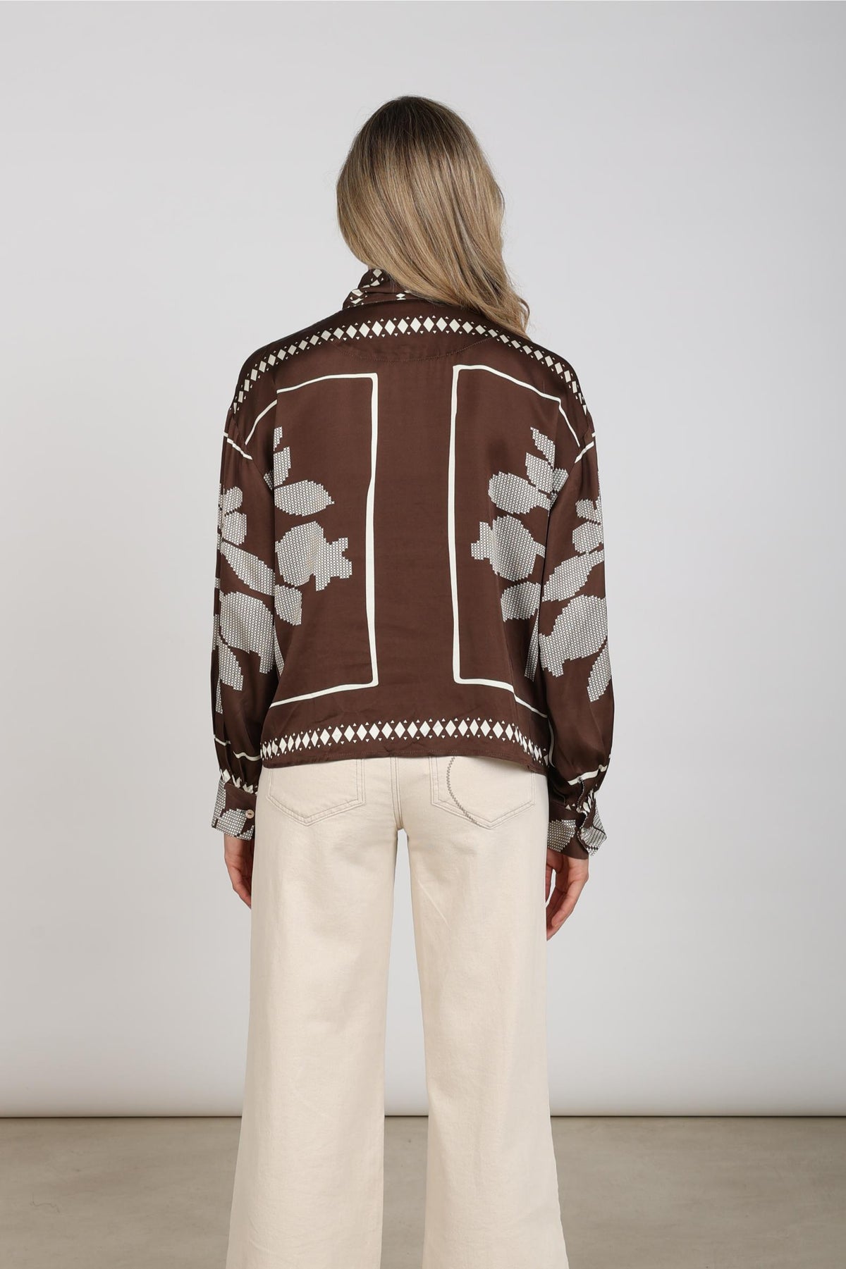 Alexandra Bluse mit Wickelband | Schokobraun/Offwhite