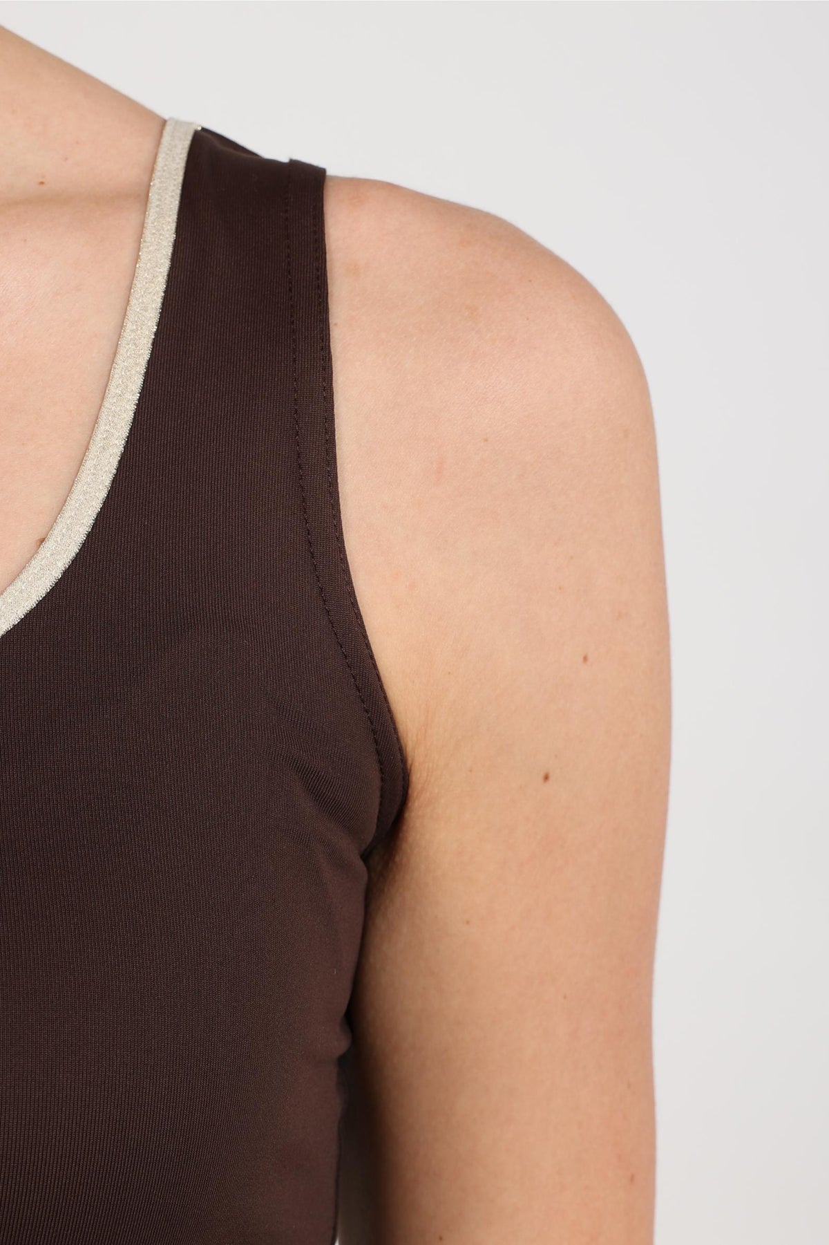 Juba Singlet | Zartbitter/Gold