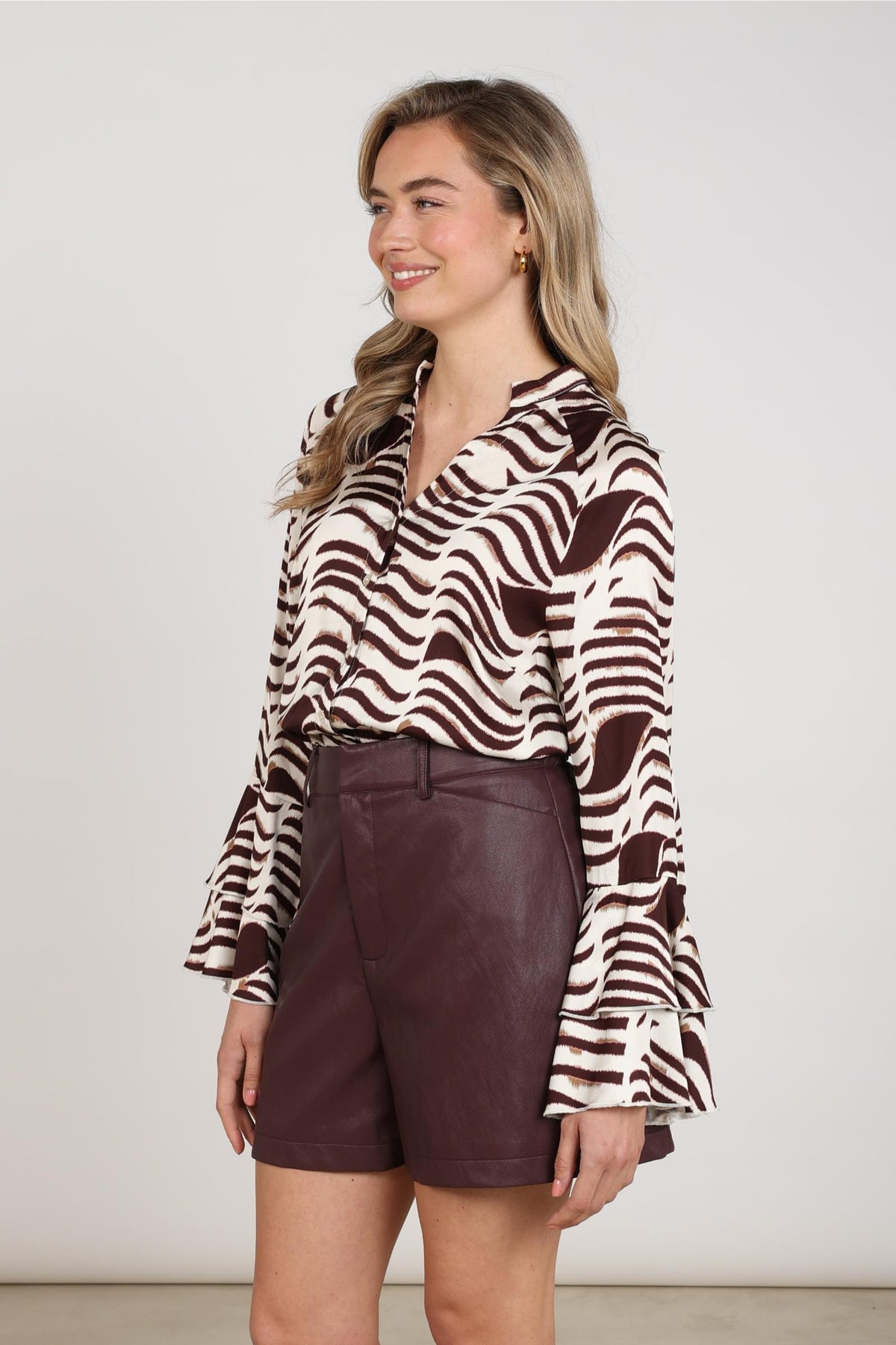 April V-Neck Zebra Blouse | Offwhite/Cherry