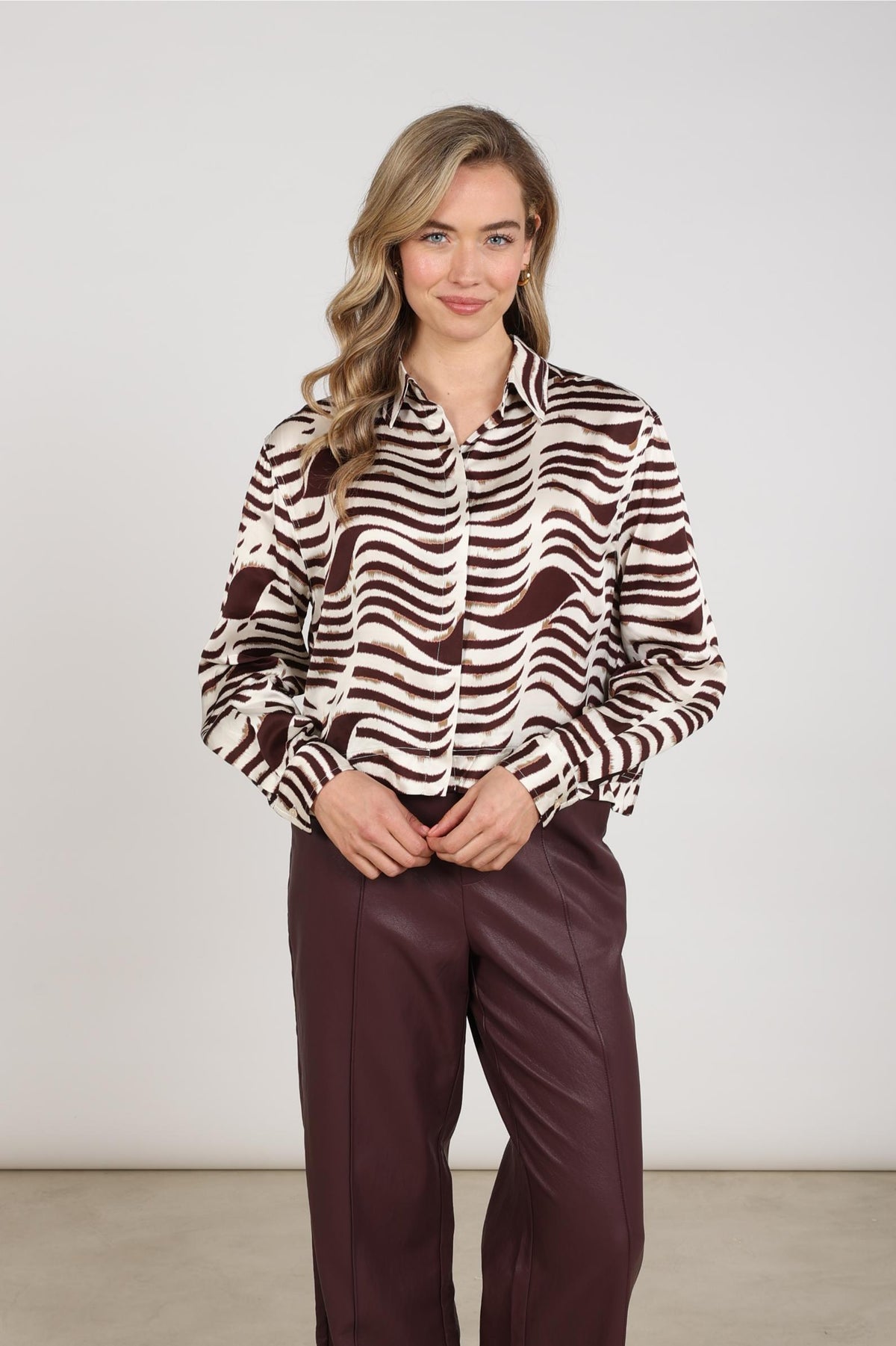 Adora Bluse Zebra | Offwhite/Kirsche