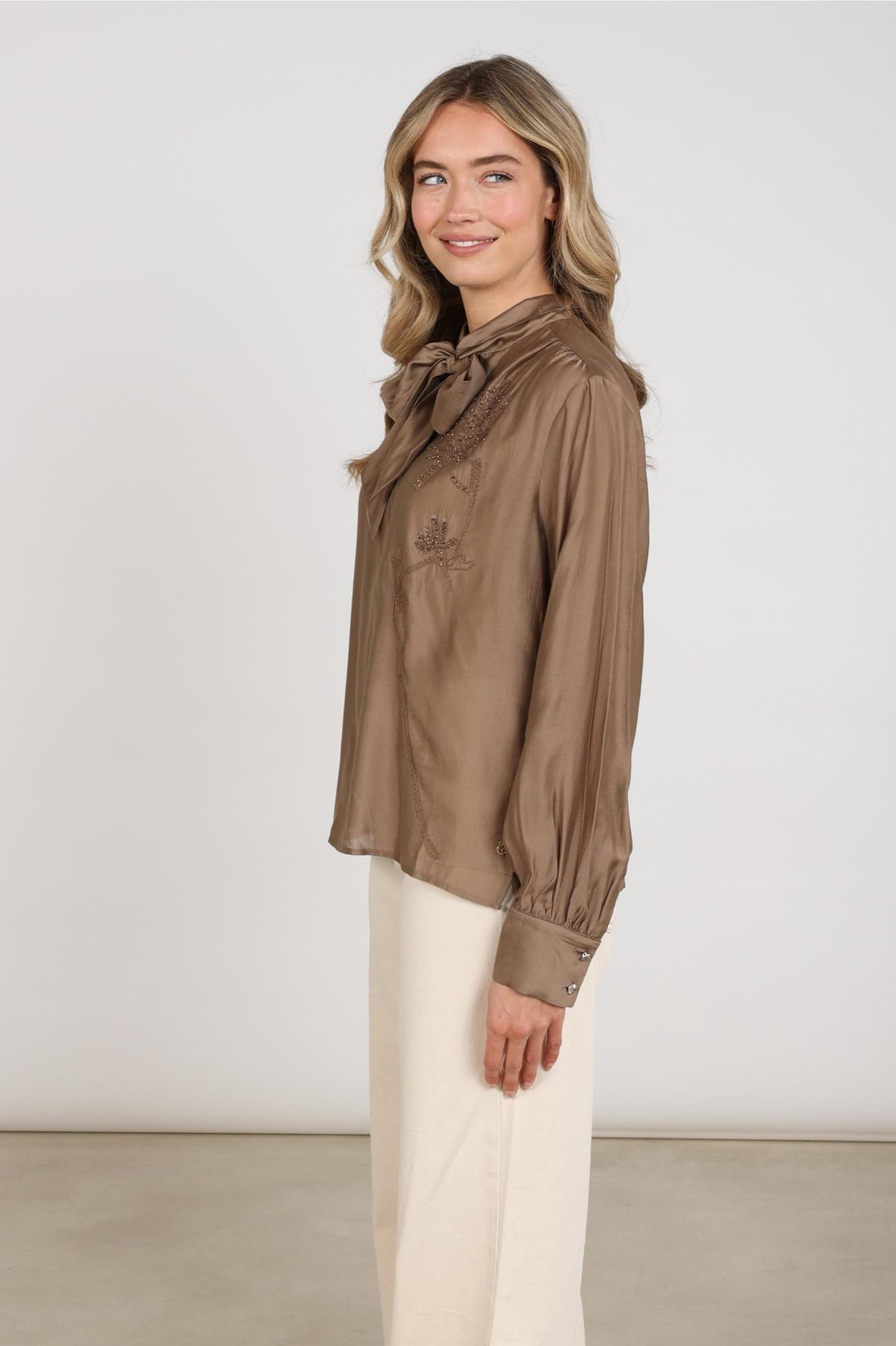 Angie Bluse mit Bindeband | Taupe