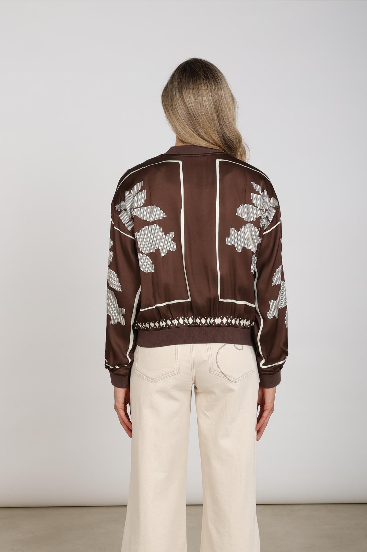 Alexandra Bluse mit Wickelband | Schokobraun/Offwhite