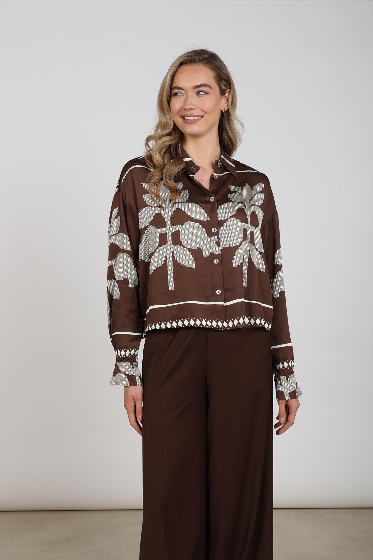 Bailey Blouse Cross | Chocolate/Offwhite