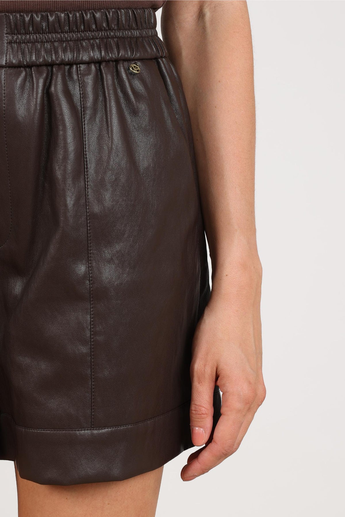 Esmee Short | Chocolate
