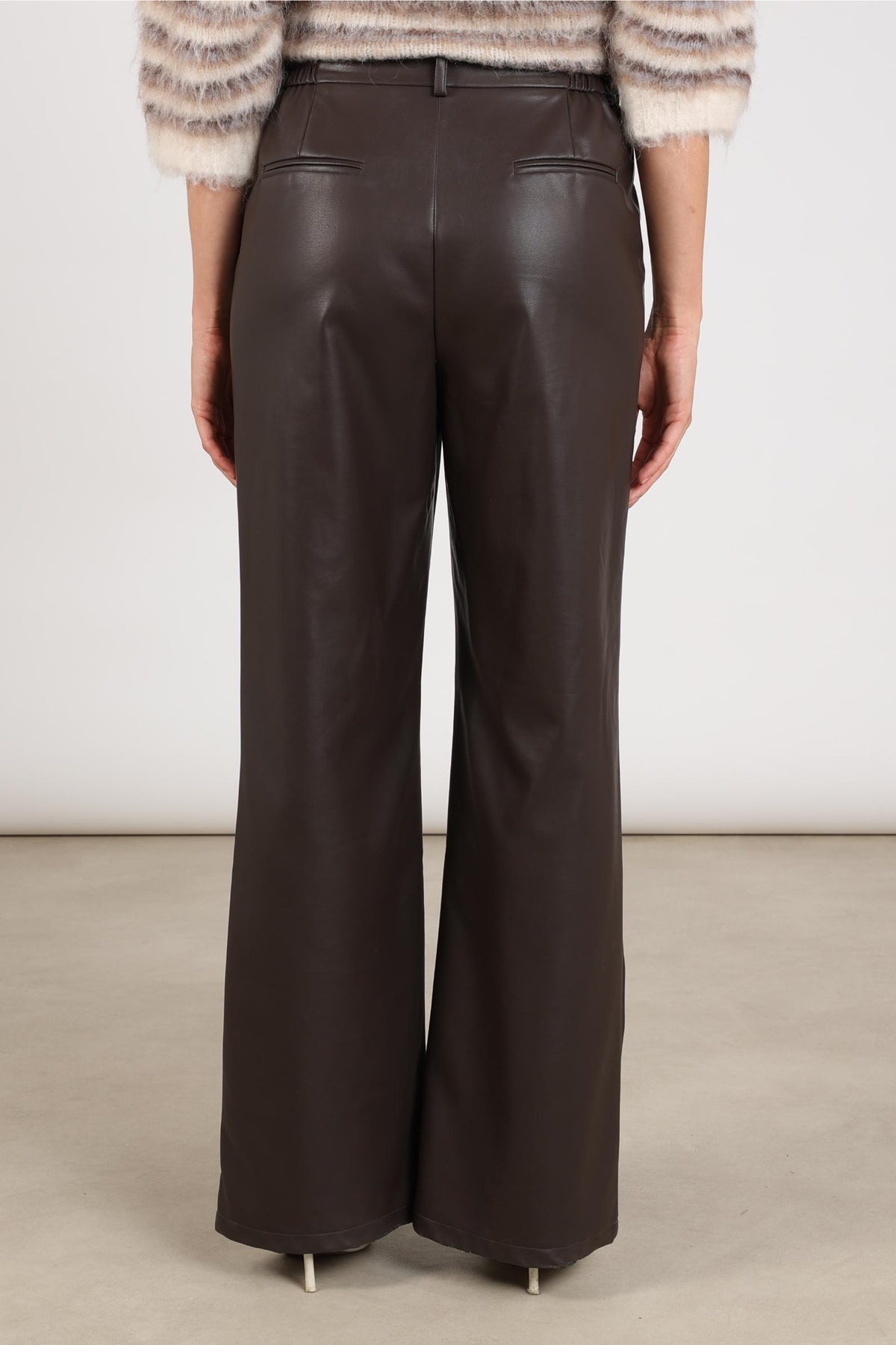 Beverly Pants Pockets PU | Chocolate