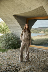 Taupe
